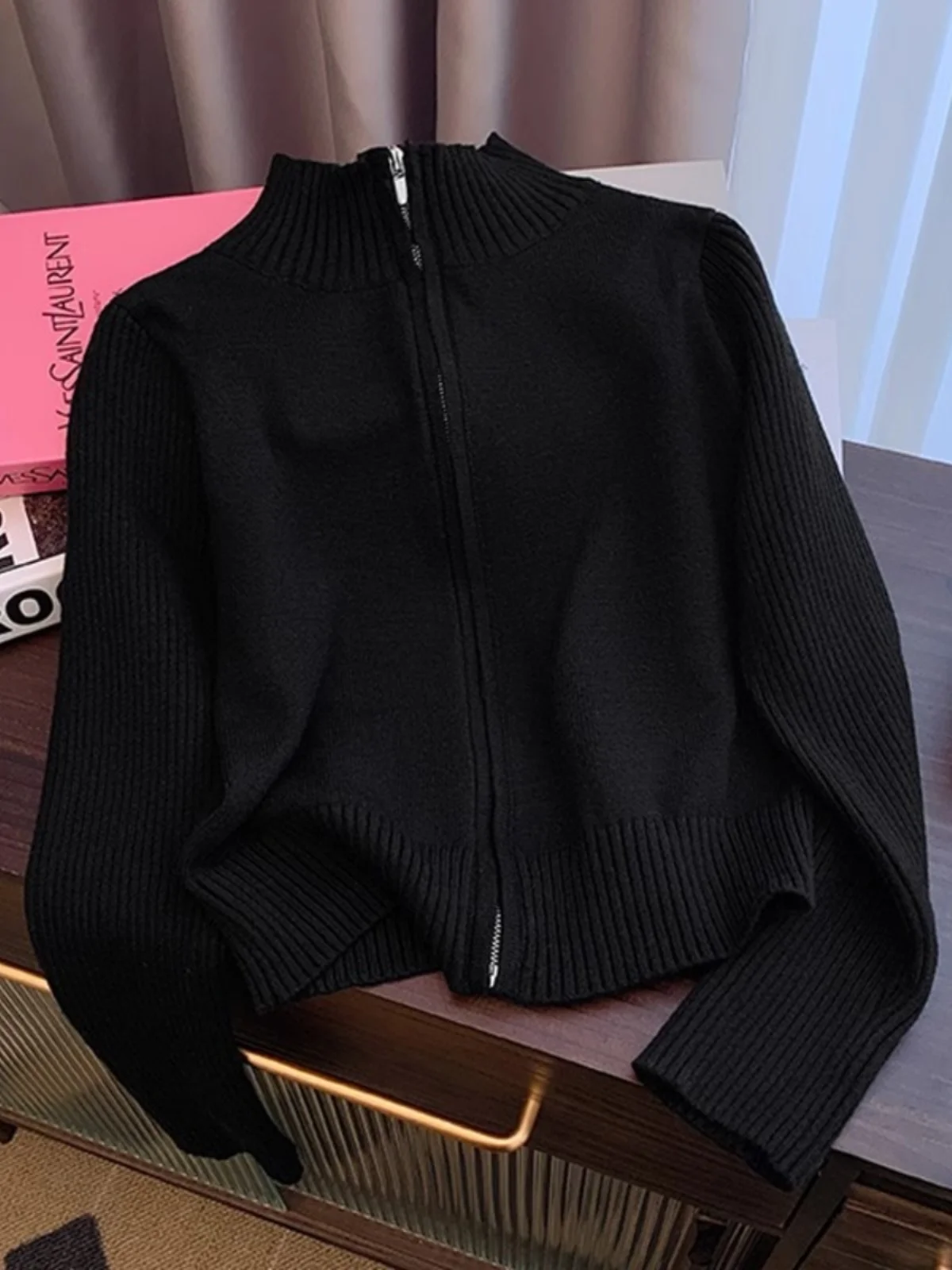 Ladies Thickened Zipper Knitted Sweater Cardigan Coat Korean Style Slim Fit Long Sleeve Stand Collar Pure Color Autumn Winter...
Ladies Thickened Zipper Knitted Sweater Cardigan Coat Korean Style Slim Fit Long Sleeve Stand Collar Pure Color Autumn Winter...