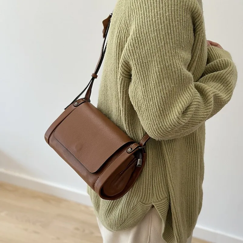 Сумка женская Johnature 2026 из натуральной кожи, ретро-модель «Почтальон», универсальная, из мягкой воловьей кожи, однотонная, на плечо
Сумка женская Johnature 2026 из натуральной кожи, ретро-модель «Почтальон», универсальная, из мягкой воловьей кожи, однотонная, на плечо