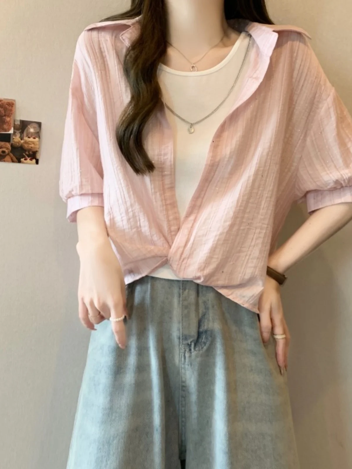 Summer Women's Irregular Pink Chiffon Short Sleeve Shirt plus Size Casual Top with Strap Vest Two-Piece Set Commute Style
Summer Women's Irregular Pink Chiffon Short Sleeve Shirt plus Size Casual Top with Strap Vest Two-Piece Set Commute Style