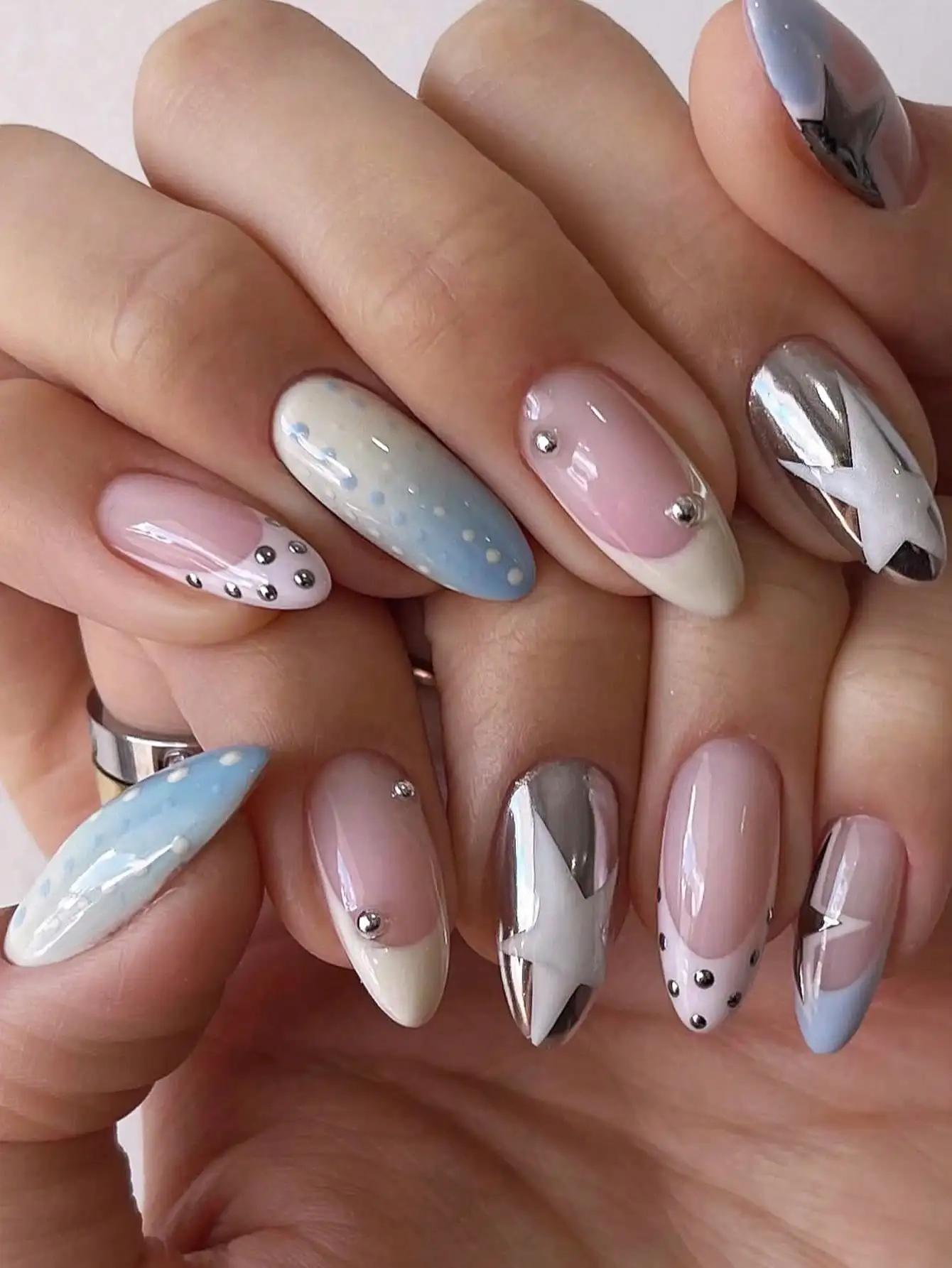 24pcs Y2K Starry Mirror Nail Stickers, Ombre Blue & Pink Gradient Almond-Shaped Press-On Nails With Jelly Gel And Nail File, Suitable For Girls/Women Daily, Party, Event
24pcs Y2K Starry Mirror Nail Stickers, Ombre Blue & Pink Gradient Almond-Shaped Press-On Nails With Jelly Gel And Nail File, Suitable For Girls/Women Daily, Party, Event