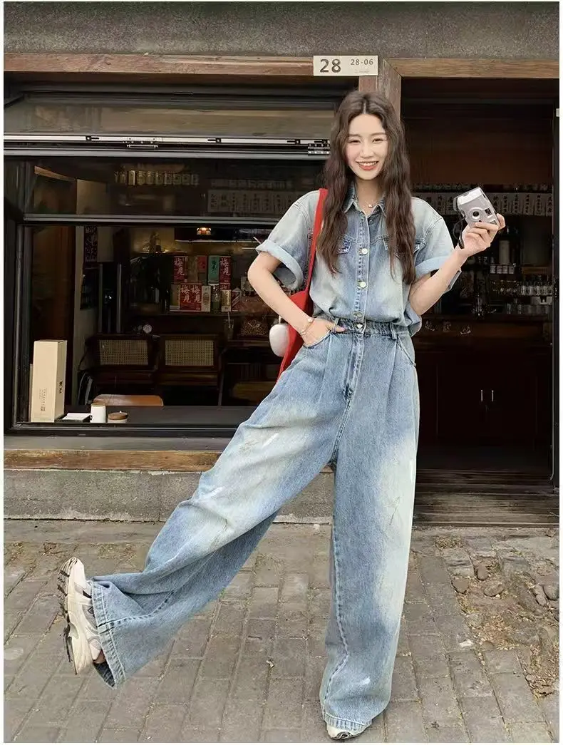 Denim Vintage Jumpsuits Women Single Breasted Button Design Turn-down Collar Long Sleeve Romper Solid Pockets Overalls
Denim Vintage Jumpsuits Women Single Breasted Button Design Turn-down Collar Long Sleeve Romper Solid Pockets Overalls