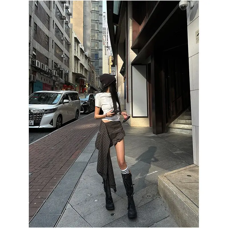 Retro Pure Desire Style Irregular Plaid Short Skirt Female Spring Hot Girl Design Sense Fashion Skirt
Retro Pure Desire Style Irregular Plaid Short Skirt Female Spring Hot Girl Design Sense Fashion Skirt