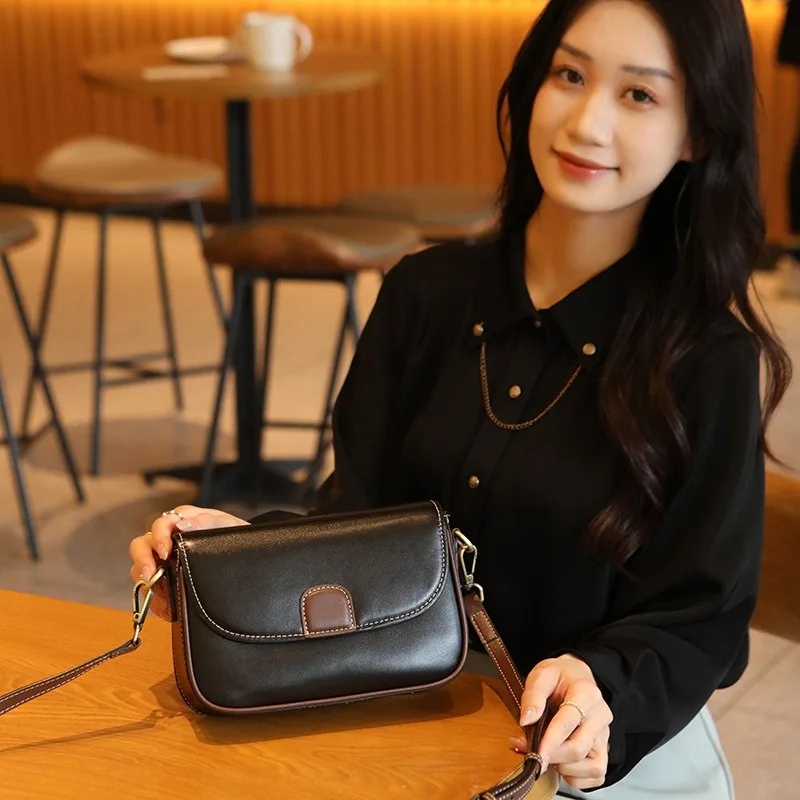 Niche Designer's Fashionable Leather Small Square Toe Layer Vegetable Tanned Cowhide Women's Shoulder Crossbody Bag
Niche Designer's Fashionable Leather Small Square Toe Layer Vegetable Tanned Cowhide Women's Shoulder Crossbody Bag