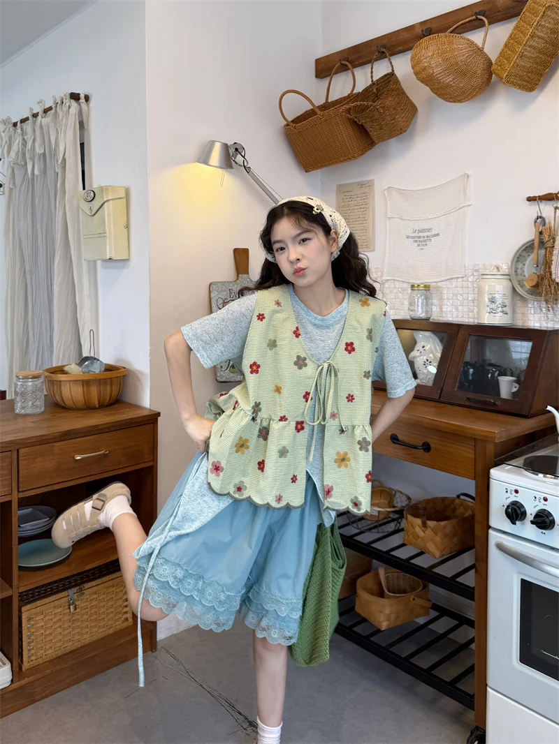 Kumikumi round Neck Short Sleeve T-Shirt High Waist Pants Vest Three Piece Set Summer Fashion Women's Clothing Floral Print
Kumikumi round Neck Short Sleeve T-Shirt High Waist Pants Vest Three Piece Set Summer Fashion Women's Clothing Floral Print