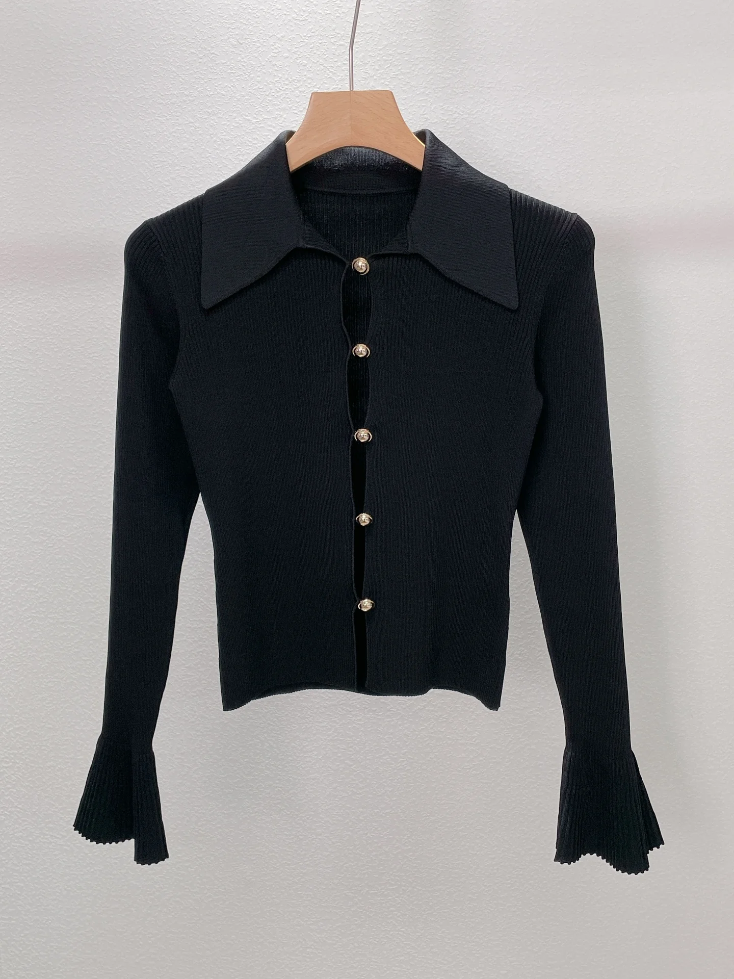 Bla Sexy Hollow out Knitted Cardigan Women's Slim Fit irt with Bell Sves Turn down Collar Long Sve Top for Winter
Bla Sexy Hollow out Knitted Cardigan Women's Slim Fit irt with Bell Sves Turn down Collar Long Sve Top for Winter