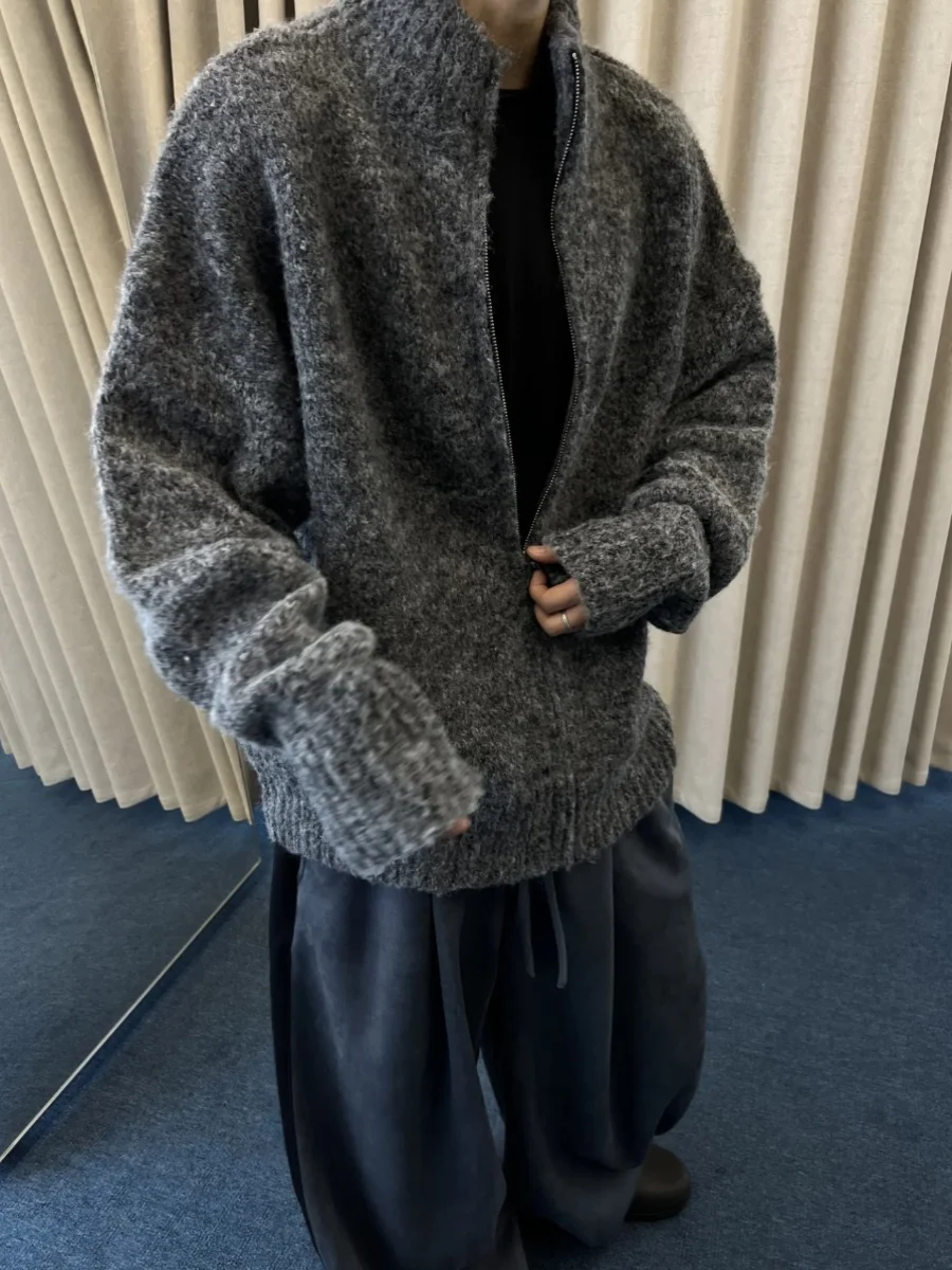 Новая осенне-зимняя мужская толстовка-кардиган на молнии, свободного кроя, прочная, повседневная, винтажная, теплая
Новая осенне-зимняя мужская толстовка-кардиган на молнии, свободного кроя, прочная, повседневная, винтажная, теплая