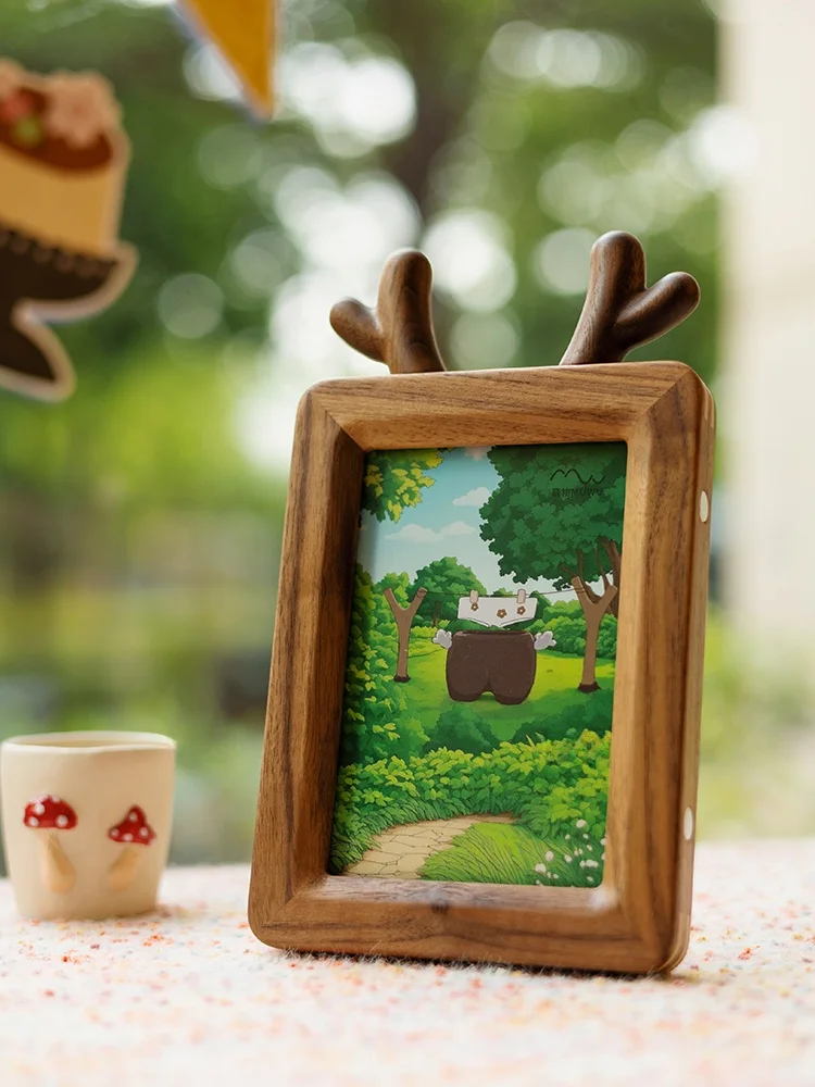 Real Wood Deer Antler Picture Frame Decorative Desktop Ornament for Friends And Couples Gift with Picture Included
Real Wood Deer Antler Picture Frame Decorative Desktop Ornament for Friends And Couples Gift with Picture Included