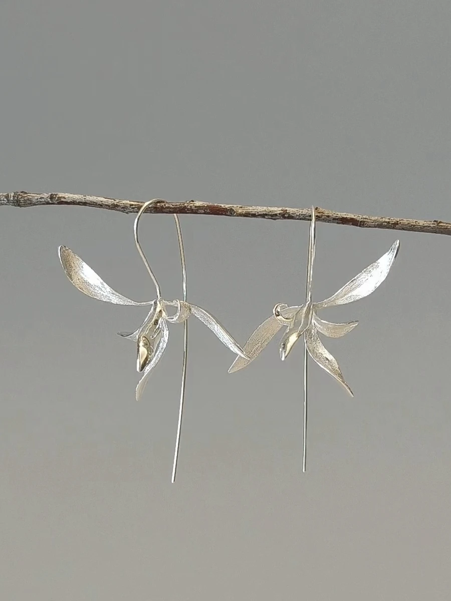 Fanling Original Orchid Design Silver Earrings Vintage Style Cool Sensation Handmade 925 Pure Silver Earrings for Women
Fanling Original Orchid Design Silver Earrings Vintage Style Cool Sensation Handmade 925 Pure Silver Earrings for Women