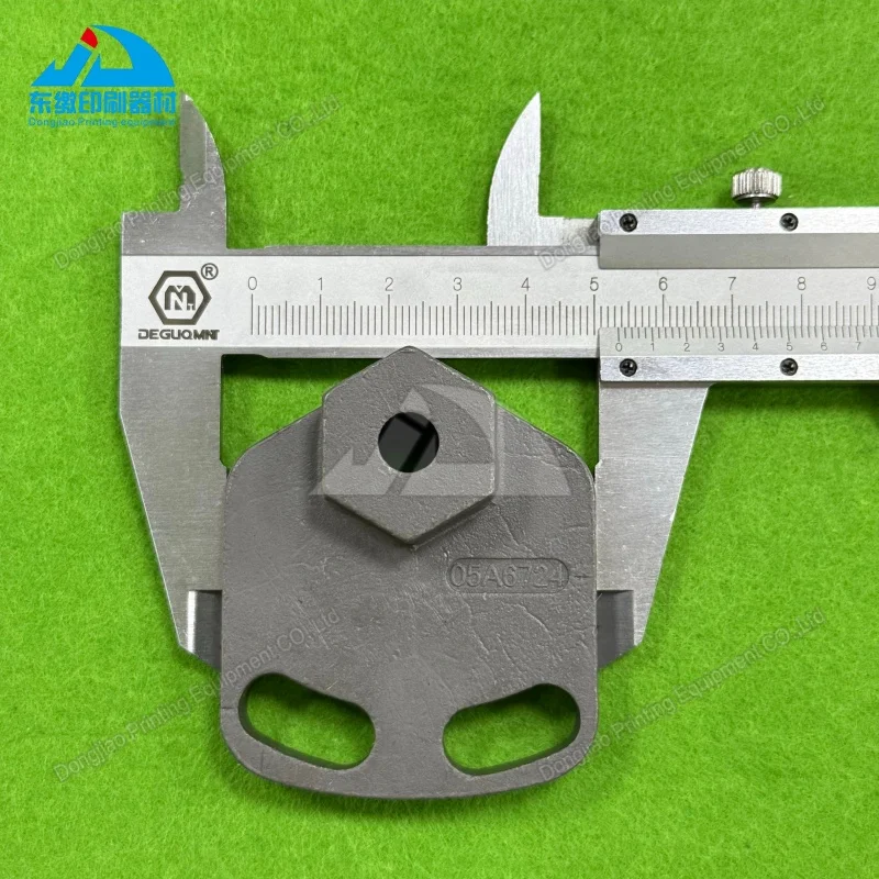 Offset Printing Machine Spare Parts 05A7352 05A6724 Torsion Bar Holder for Roland 700 Printing Machine Torsion Spring Seat
Offset Printing Machine Spare Parts 05A7352 05A6724 Torsion Bar Holder for Roland 700 Printing Machine Torsion Spring Seat