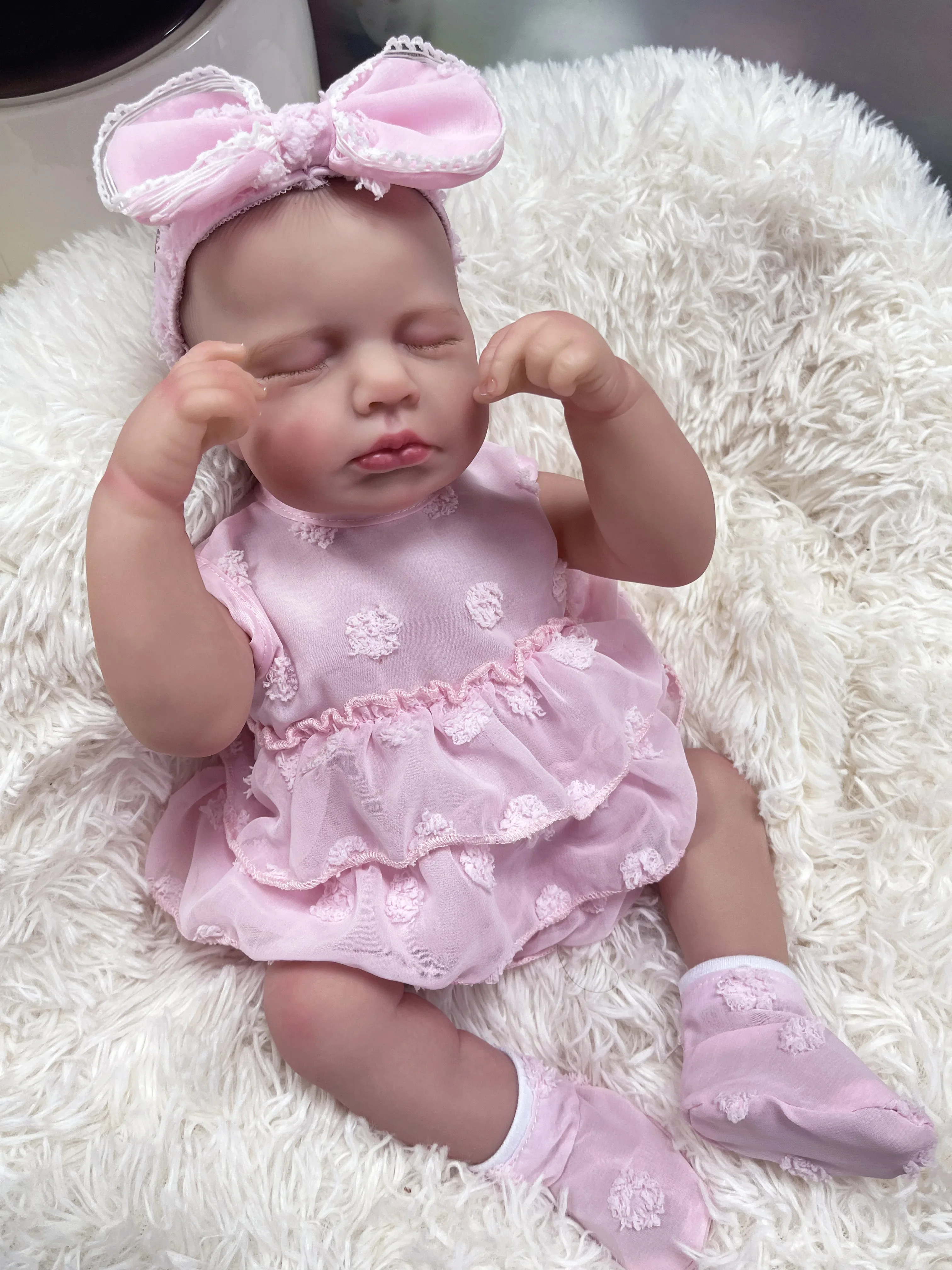 48cm LouLou Newborn Full Vinyl Girl Body Lifelike Sleeping Reborn Doll with Hand-Drawing Hair Visible Veins High Quality
48cm LouLou Newborn Full Vinyl Girl Body Lifelike Sleeping Reborn Doll with Hand-Drawing Hair Visible Veins High Quality