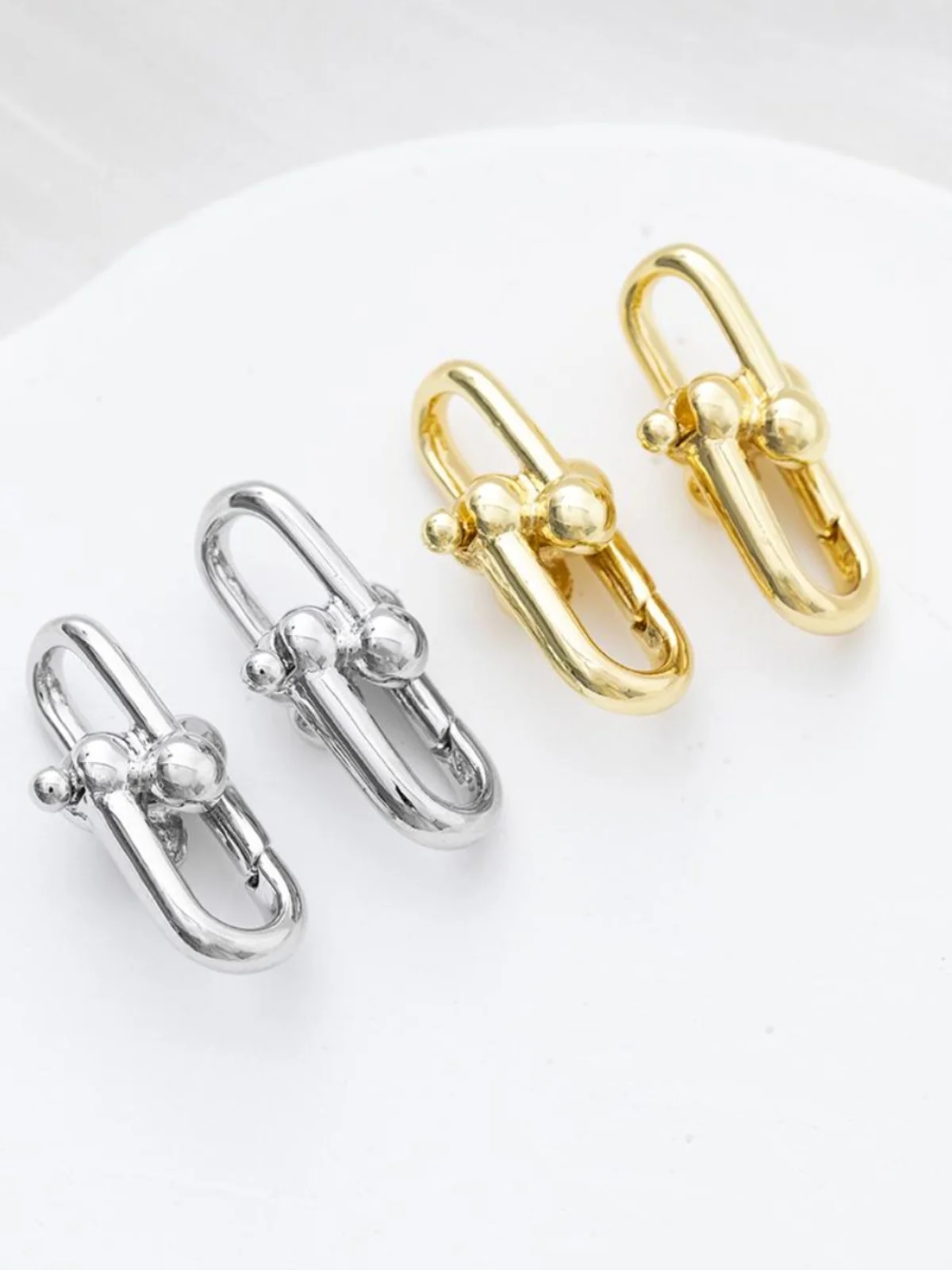Color Retention U-aped Spring Clasp DIY Jewelry Accories Bracelet Nelace Chain Ending Connection Earring Pendant
Color Retention U-aped Spring Clasp DIY Jewelry Accories Bracelet Nelace Chain Ending Connection Earring Pendant