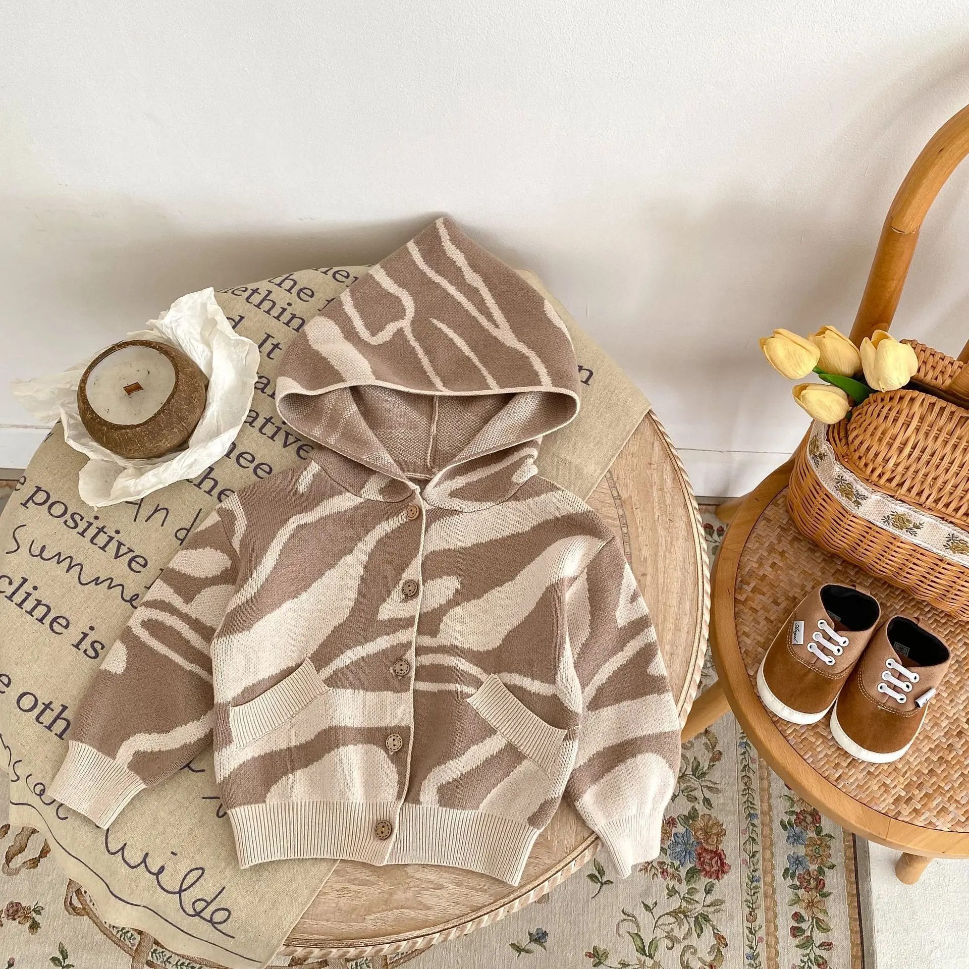 Новая зимняя детская одежда, для мальчиков и девочек 0-3 лет, текстурированный жаккардовый вязаный свитер с капюшоном
Новая зимняя детская одежда, для мальчиков и девочек 0-3 лет, текстурированный жаккардовый вязаный свитер с капюшоном