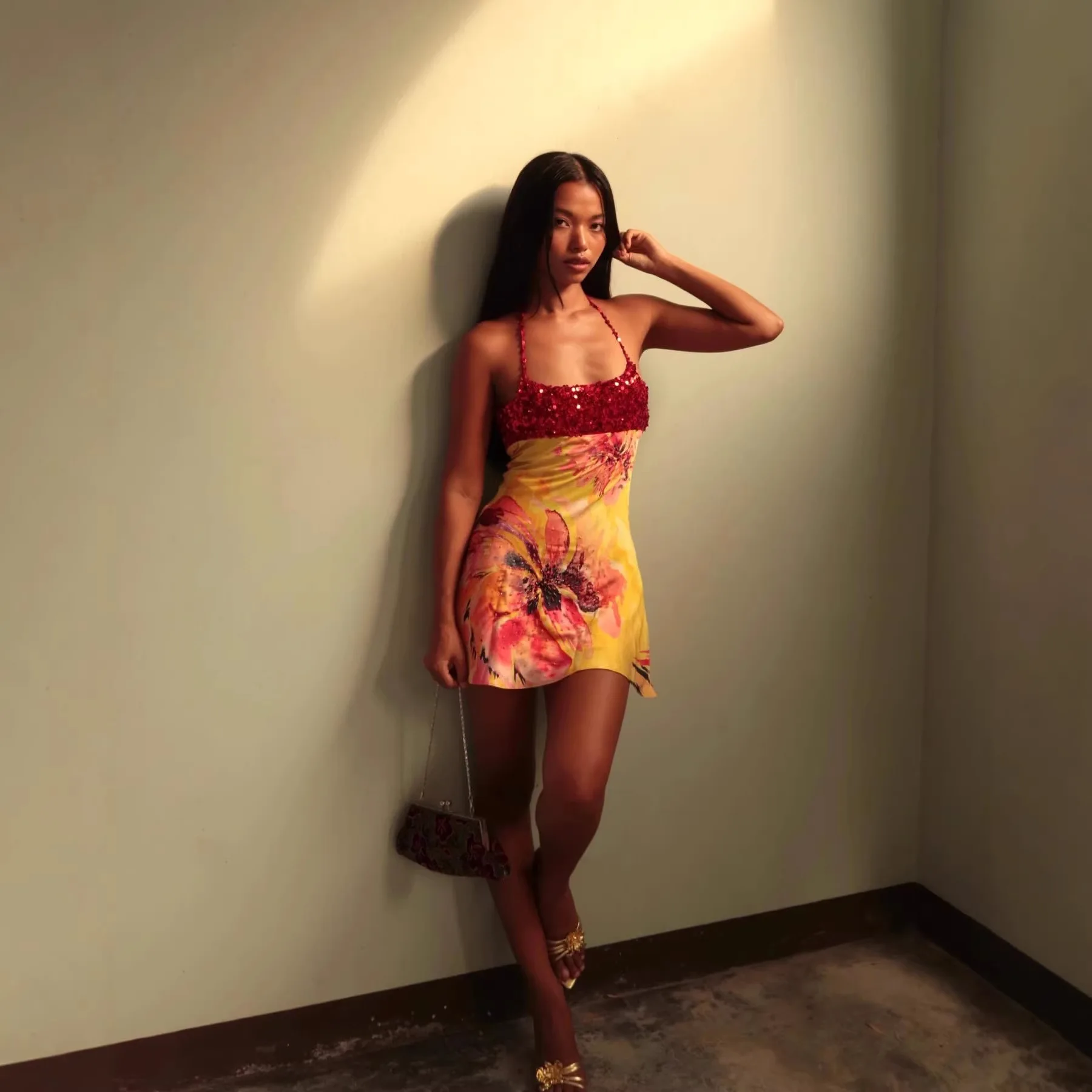Sexy Print Mini Dress Women Backless Trend Halter Sequin Patchwork Bodycon Dresses 2026 Spring Summer New Fashion Lady Robe
Sexy Print Mini Dress Women Backless Trend Halter Sequin Patchwork Bodycon Dresses 2026 Spring Summer New Fashion Lady Robe