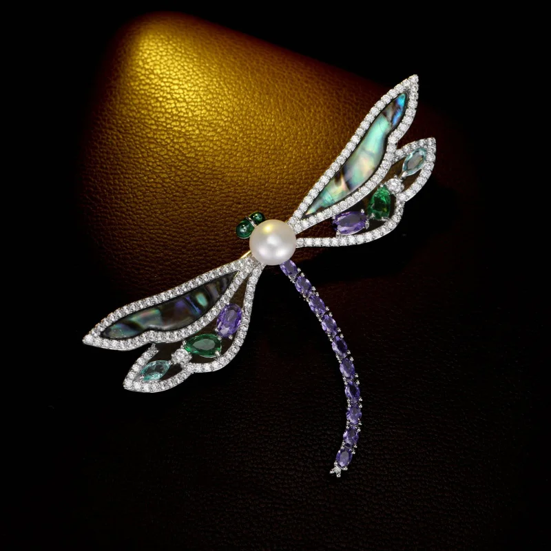 Light Luxury Natural Mother-of-Pearl Micro-Inlaid Zircon Dragonfly Brooch for Women, High-End Coat Clothing Fixed Pin, Pearl Bro
Light Luxury Natural Mother-of-Pearl Micro-Inlaid Zircon Dragonfly Brooch for Women, High-End Coat Clothing Fixed Pin, Pearl Bro