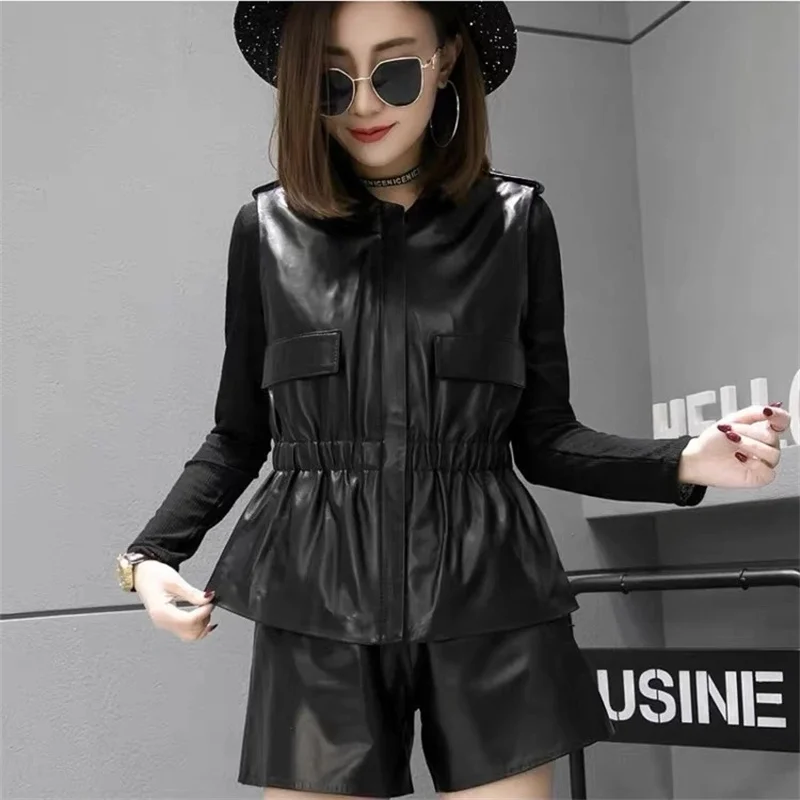 New 2025 Spring Autumn Leather Vest Women's Short Imitation Sheepskin Waistcoat Outerwear Fashion Sleeveless Leather Coat Jacket 
New 2025 Spring Autumn Leather Vest Women's Short Imitation Sheepskin Waistcoat Outerwear Fashion Sleeveless Leather Coat Jacket