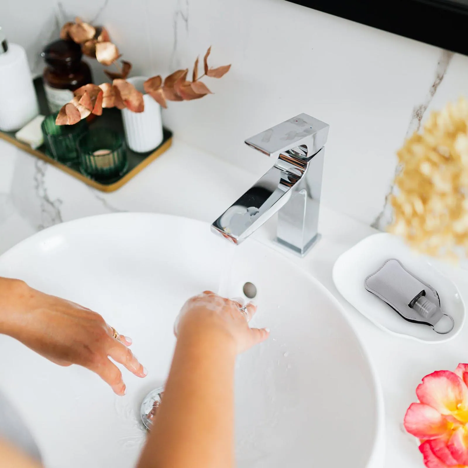 3 комплекта портативных пластиковых бутылочек с крышкой и брелоком для ключей, для масла для ванн, парфюмерии, лосьона, прозрачные бутылки для жидкостей
3 комплекта портативных пластиковых бутылочек с крышкой и брелоком для ключей, для масла для ванн, парфюмерии, лосьона, прозрачные бутылки для жидкостей