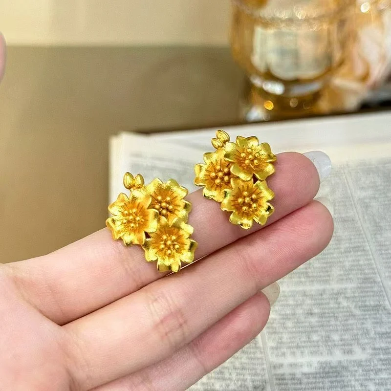 Luxurious 9999 three-in-one small peach blossom earrings for women, fashionable and uniquely designed, exquisite flower earrings
Luxurious 9999 three-in-one small peach blossom earrings for women, fashionable and uniquely designed, exquisite flower earrings