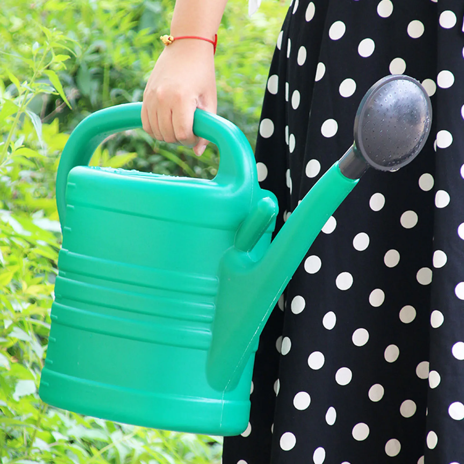 5L Large Capacity Garden Watering Can with Long Mouth Handle Watering Kettle Sprinkler for Indoor Outdoor Flower Plant Supply
5L Large Capacity Garden Watering Can with Long Mouth Handle Watering Kettle Sprinkler for Indoor Outdoor Flower Plant Supply