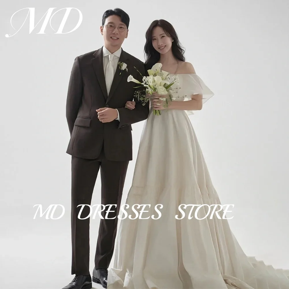 MD Strapless A-line Wedding Dresses Detachable shawl Korea Photoshoot Pleat Floor-Length Corset Customized Wedding Party Gown
MD Strapless A-line Wedding Dresses Detachable shawl Korea Photoshoot Pleat Floor-Length Corset Customized Wedding Party Gown