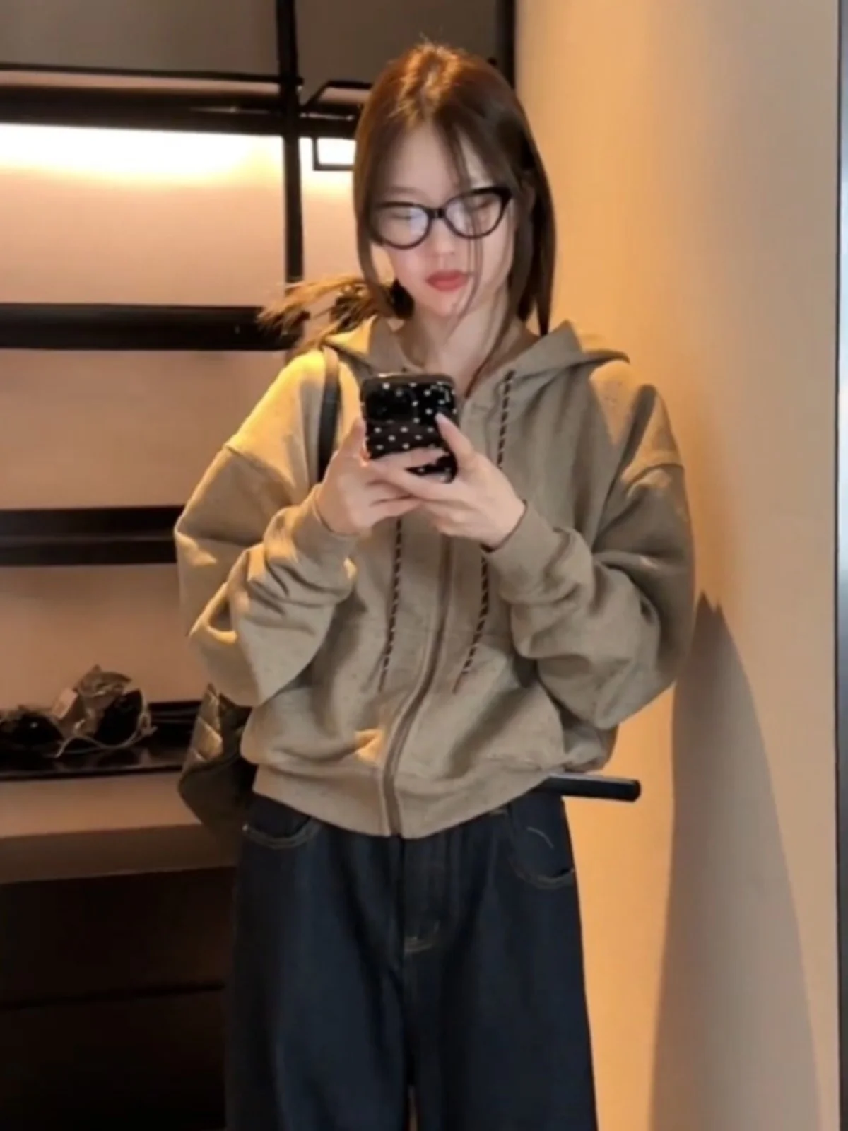 Simple Versatile Hooded Long Sleeve Sweatshirt Jacket Women's Winter New Design Open Cardigan Top Korean Style Zipper Closure
Simple Versatile Hooded Long Sleeve Sweatshirt Jacket Women's Winter New Design Open Cardigan Top Korean Style Zipper Closure