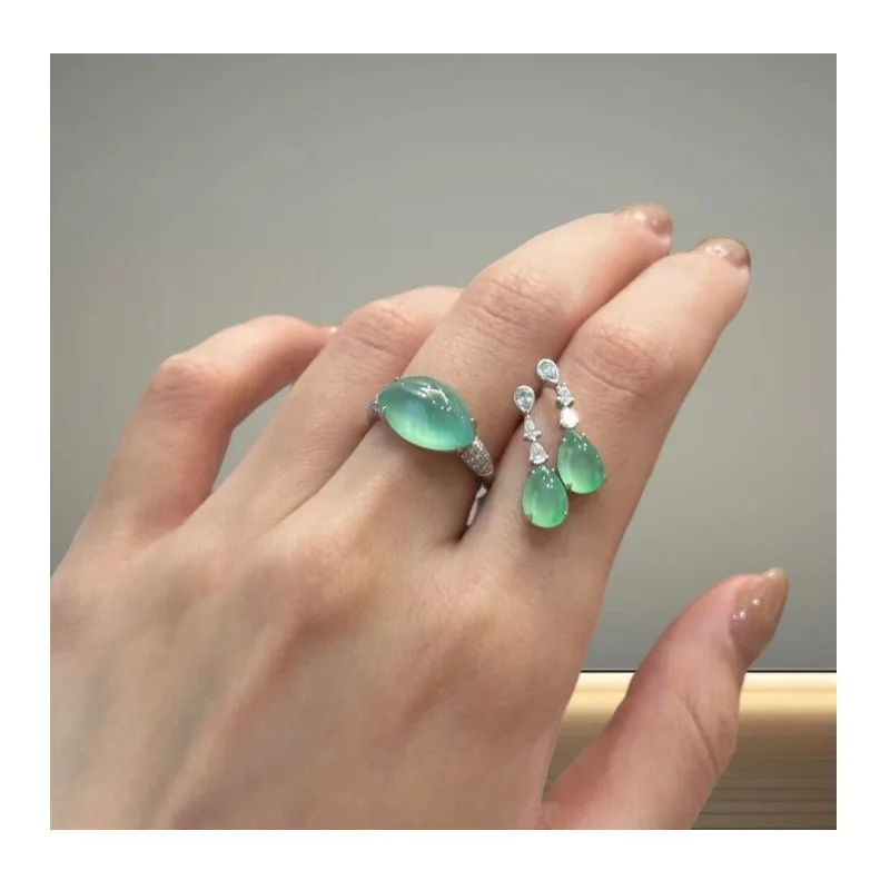 Water Drop Stud Earrings Imitation Light Water Jadeite Diamond Zircon Silver Simple New Chinese Style Small New Popular Earrings
Water Drop Stud Earrings Imitation Light Water Jadeite Diamond Zircon Silver Simple New Chinese Style Small New Popular Earrings