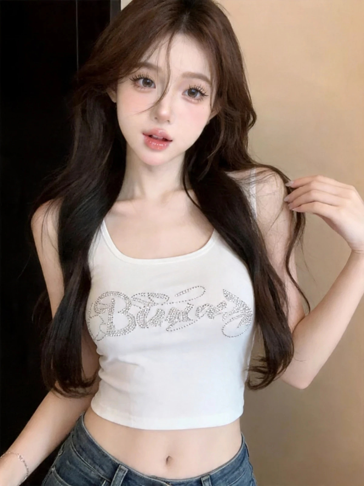 Summer Slim Fit Short Letter Vest Women's White round Neck Diamond Embellished Outerwear Versatile Casual City Walk Top
Summer Slim Fit Short Letter Vest Women's White round Neck Diamond Embellished Outerwear Versatile Casual City Walk Top