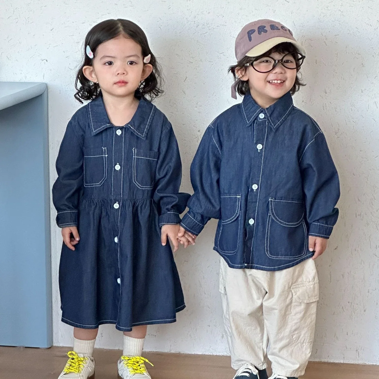 Skirt 2025 Spring and Autumn New Childrens Clothing Korean Boys and Girls Fashion Shirt Jacket Cowboy Dress Brother and Sister
Skirt 2025 Spring and Autumn New Childrens Clothing Korean Boys and Girls Fashion Shirt Jacket Cowboy Dress Brother and Sister