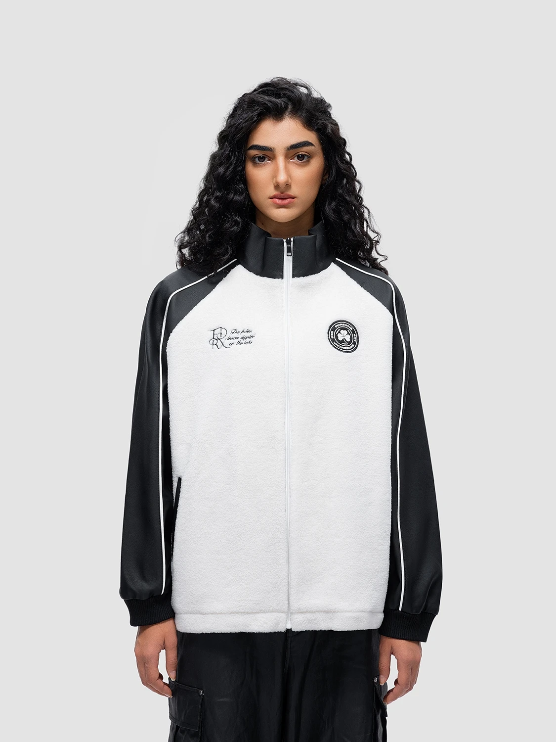 Оригинальный кардиган FDR из овечьего бархата для мужчин и женщин, осенне-зимний, в стиле High Street, с цветными блоками, для пар, свободного кроя, молодежный тренд
Оригинальный кардиган FDR из овечьего бархата для мужчин и женщин, осенне-зимний, в стиле High Street, с цветными блоками, для пар, свободного кроя, молодежный тренд