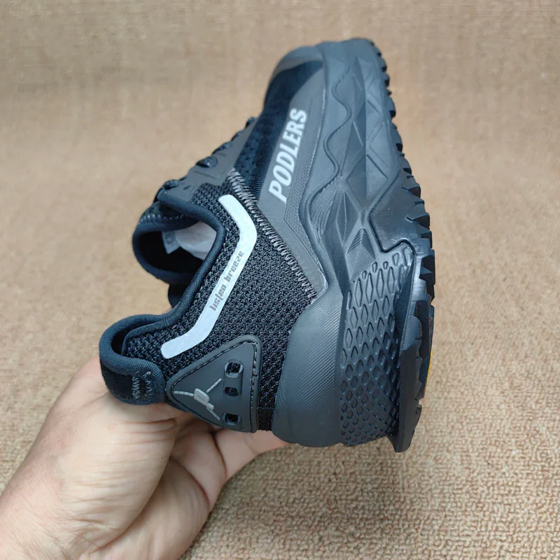 Couple style unisex running shoes fashionable summer breathable season comfortable trainers professional
Couple style unisex running shoes fashionable summer breathable season comfortable trainers professional