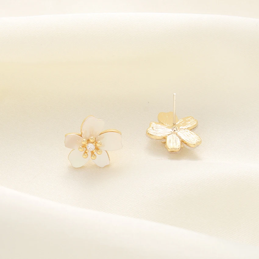 Fashion New Temperament Shell Petal Earrings Hip-hop All-match No Ear Hole Mosquito Coil Ear Clip Female Hot Sale
Fashion New Temperament Shell Petal Earrings Hip-hop All-match No Ear Hole Mosquito Coil Ear Clip Female Hot Sale
