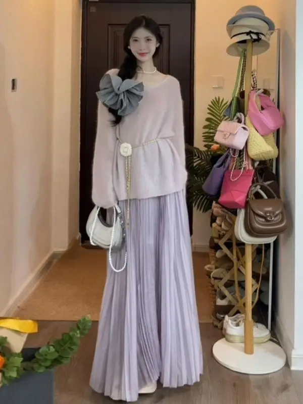 Elegant V-Neck Sweater And Skirt Set Loose Fit Comfortable Cotton Spring Fashion Ensemble for Women Stylish Two-Piece Outfit
Elegant V-Neck Sweater And Skirt Set Loose Fit Comfortable Cotton Spring Fashion Ensemble for Women Stylish Two-Piece Outfit