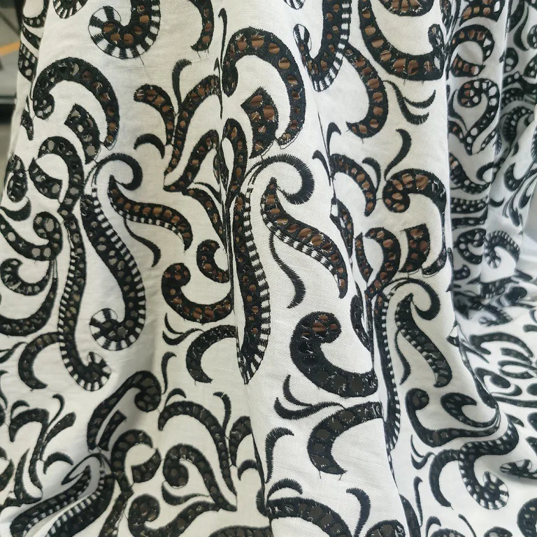 New 100% cotton Bohemian ethnic vintage hollow embroidered fabric for clothing, home decoration, DIY sewing textiles
New 100% cotton Bohemian ethnic vintage hollow embroidered fabric for clothing, home decoration, DIY sewing textiles