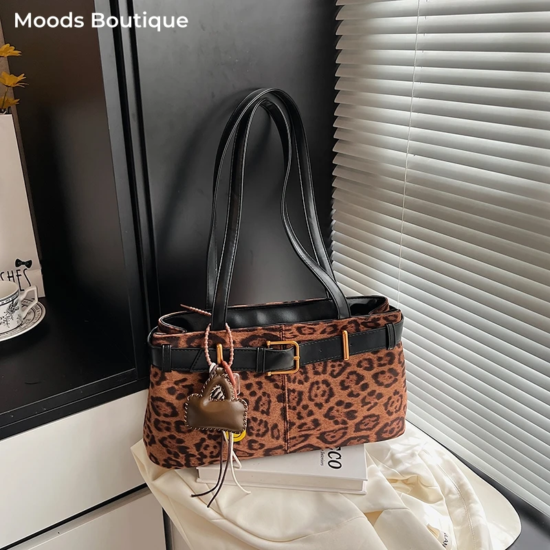 MOODS Leopard Prints Underarm Shoulder Bags For Women PU Suede Armpit Satchels Bags 2025 Autumn Latest Luxury Designer Handbags
MOODS Leopard Prints Underarm Shoulder Bags For Women PU Suede Armpit Satchels Bags 2025 Autumn Latest Luxury Designer Handbags