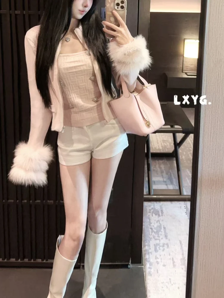 LXYG Autumn Winter Luxury Light Women's Knitted Fur Cardigan Slimming Design Gold Buckle Belted Short Outerwear Coat
LXYG Autumn Winter Luxury Light Women's Knitted Fur Cardigan Slimming Design Gold Buckle Belted Short Outerwear Coat