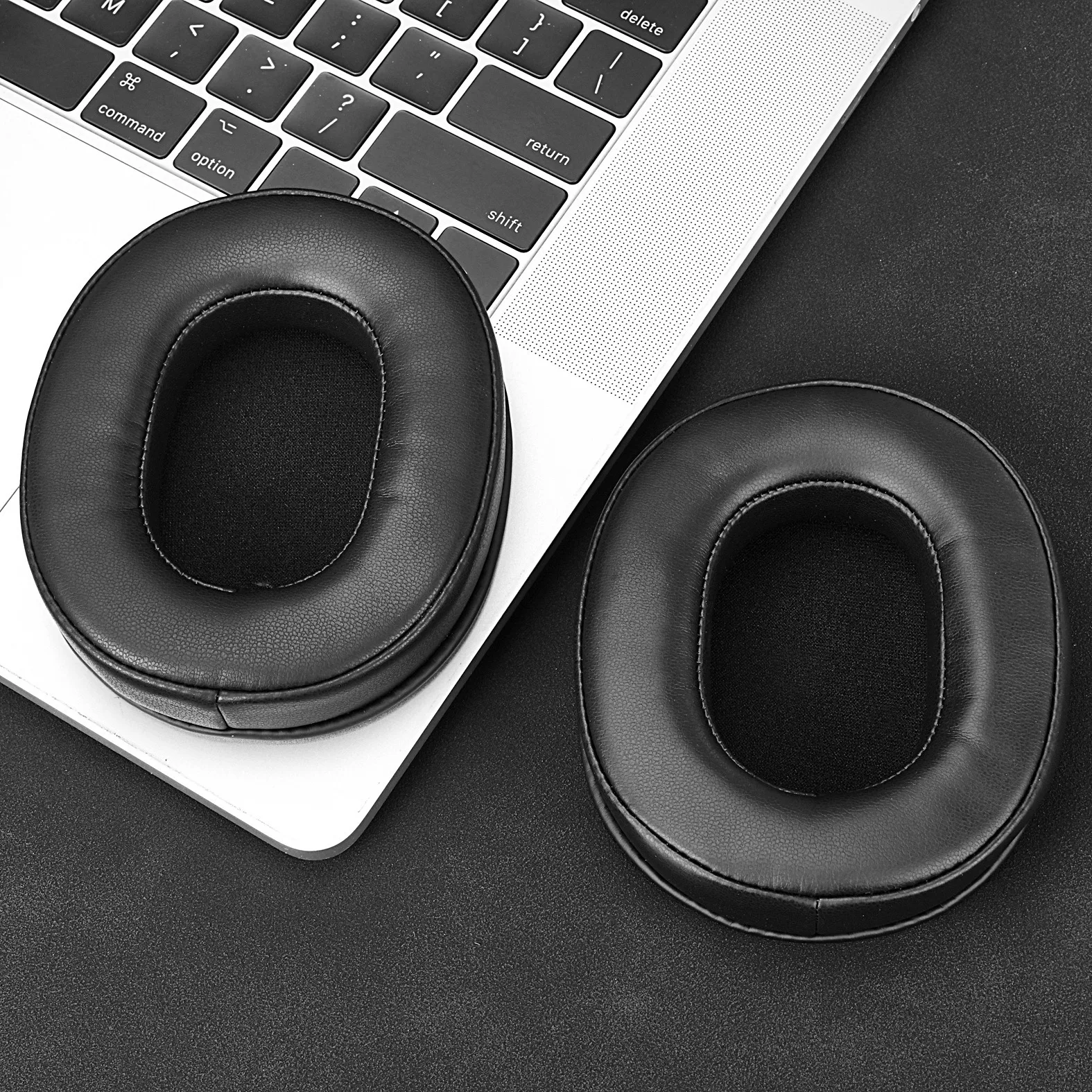 Replacement Protein skin Ear Pads For SONY MDR-MV1 / MDR-MV2 / MDR-M1 / MDR-M1ST Headpad earmuffs repair parts
Replacement Protein skin Ear Pads For SONY MDR-MV1 / MDR-MV2 / MDR-M1 / MDR-M1ST Headpad earmuffs repair parts