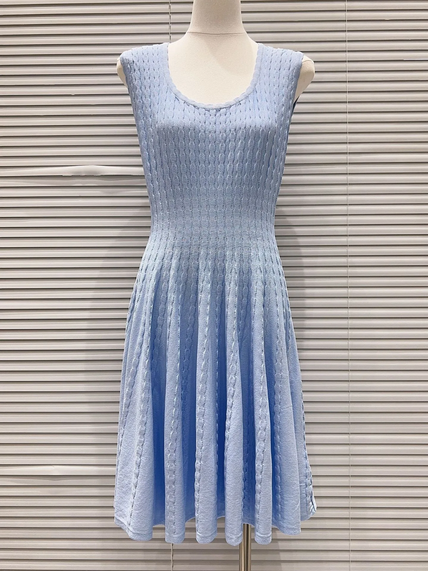 Slimming Effect Knitted Vest Dress round Neck Sleeveless A-Line Summer Casual Citywalk Elegant Women's Fashion High-End Version
Slimming Effect Knitted Vest Dress round Neck Sleeveless A-Line Summer Casual Citywalk Elegant Women's Fashion High-End Version