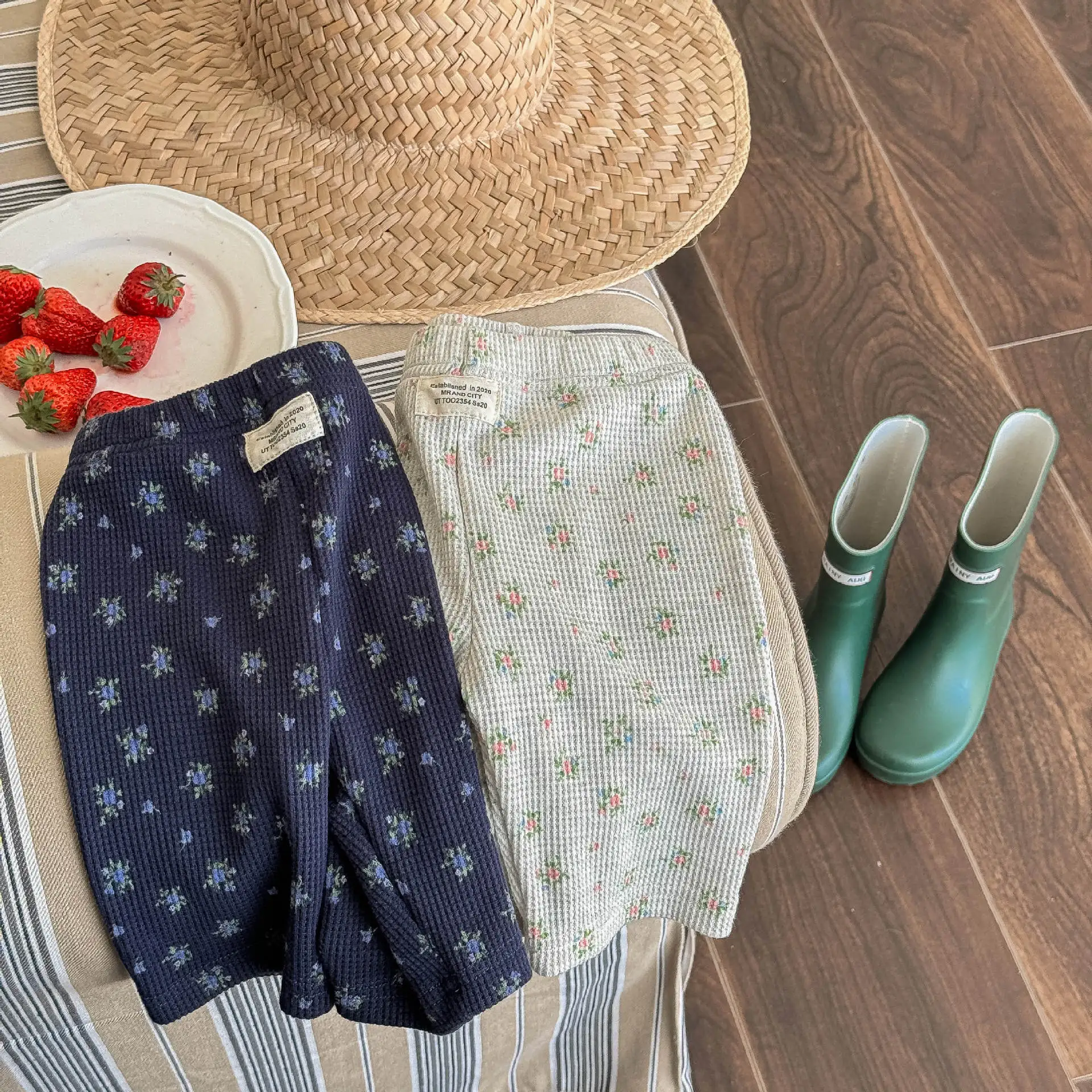 2025 Summer New Children Casual Shorts Cotton Girls Floral Shorts Kids Short Pants Baby Girls High Waist Leggings Infant Clothes
2025 Summer New Children Casual Shorts Cotton Girls Floral Shorts Kids Short Pants Baby Girls High Waist Leggings Infant Clothes