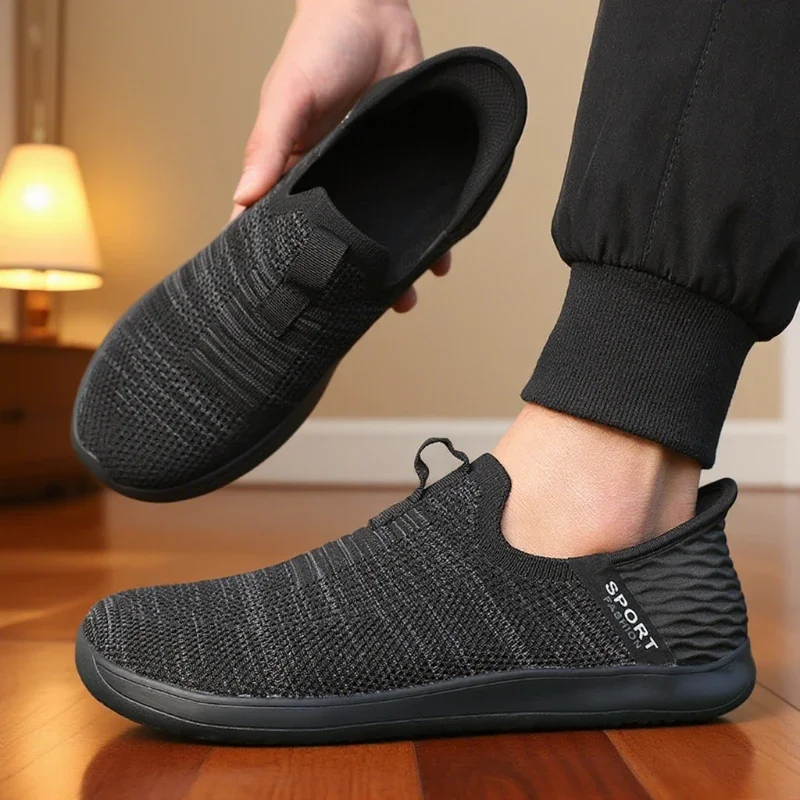 Модная летняя мужская обувь с широким носком, сетчатая уличная дышащая обувь без шнуровки на плоской подошве, мужские кроссовки, удобная повседневная обувь на босиком мягкой подошве
Модная летняя мужская обувь с широким носком, сетчатая уличная дышащая обувь без шнуровки на плоской подошве, мужские кроссовки, удобная повседневная обувь на босиком мягкой подошве