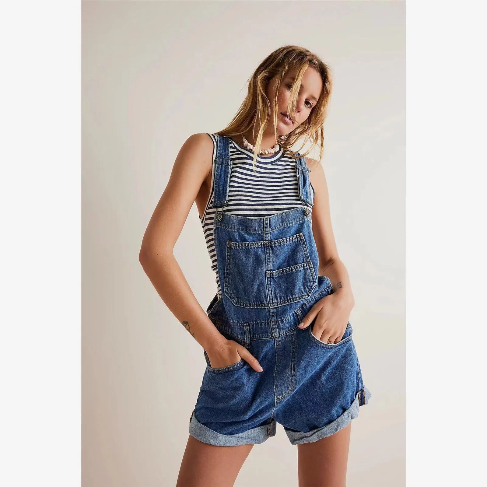 Casual Denim Shorts Women's Loose Fit Cargo Pants Low Waist Spring Summer Fashion Short Length Comfortable Cotton Blend
Casual Denim Shorts Women's Loose Fit Cargo Pants Low Waist Spring Summer Fashion Short Length Comfortable Cotton Blend
