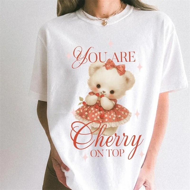 Женская белая футболка Kawaii с милым узором, милый стиль, уличная женская футболка с круглым вырезом и коротким рукавом, летняя популярная футболка
Женская белая футболка Kawaii с милым узором, милый стиль, уличная женская футболка с круглым вырезом и коротким рукавом, летняя популярная футболка