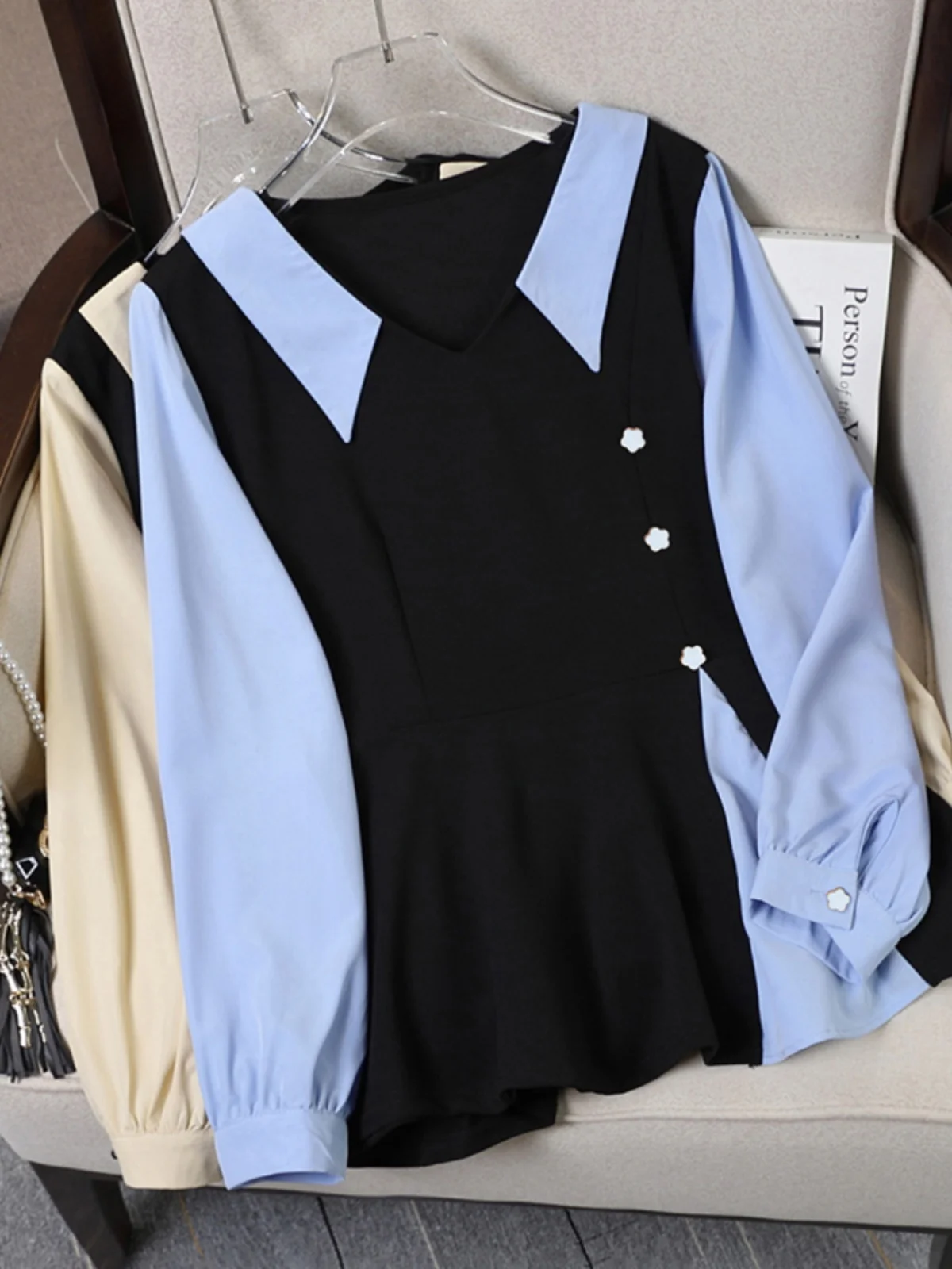 Slimming Long Sleeve Collared Shirt for plus Size Women Elegant Contrast Color Large Size Fashionable Versatile Loose Fit Shirt
Slimming Long Sleeve Collared Shirt for plus Size Women Elegant Contrast Color Large Size Fashionable Versatile Loose Fit Shirt