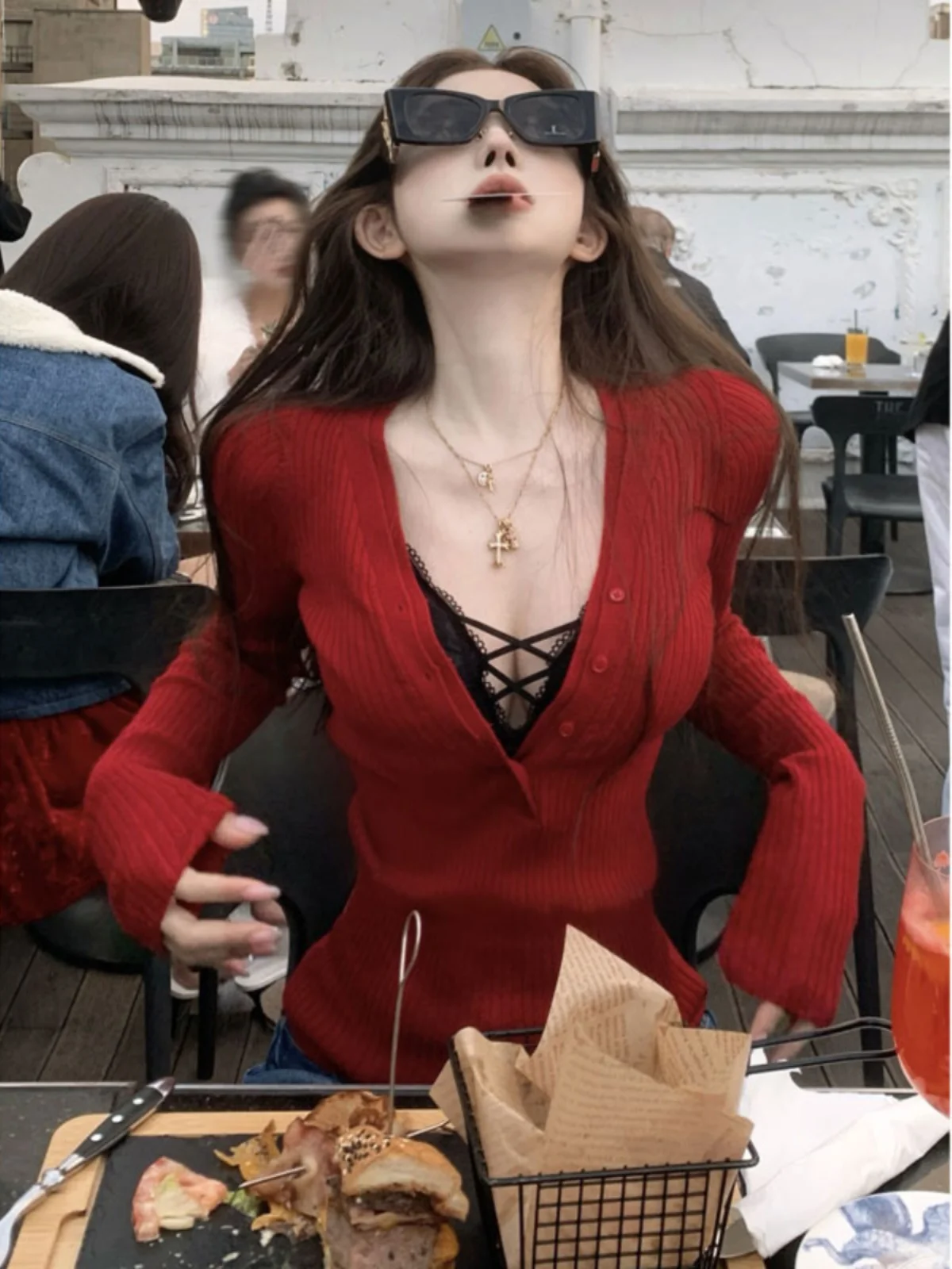 Christmas Atmosphere Red Low Cut V-Neck Knitted Sweater Women's Spring Fashion Slimming Inner Wear Base Layer Commute Style
Christmas Atmosphere Red Low Cut V-Neck Knitted Sweater Women's Spring Fashion Slimming Inner Wear Base Layer Commute Style