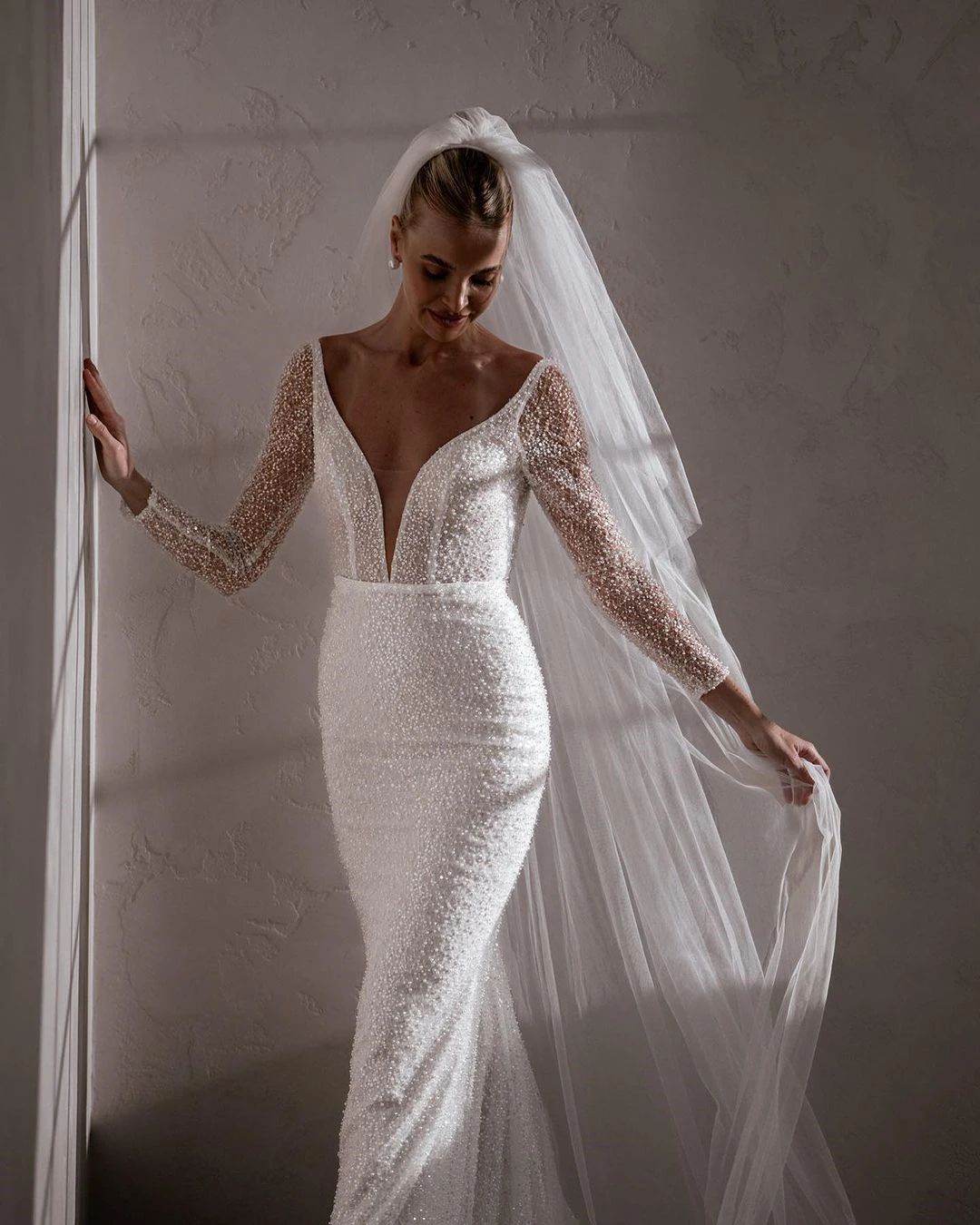 Plus Size Vows Customized Glitter Bride Dress Hollow Cow-Back Sequies Fully Beaded Crystal Sexy Bridal Gowns Wedding Party Dress
Plus Size Vows Customized Glitter Bride Dress Hollow Cow-Back Sequies Fully Beaded Crystal Sexy Bridal Gowns Wedding Party Dress