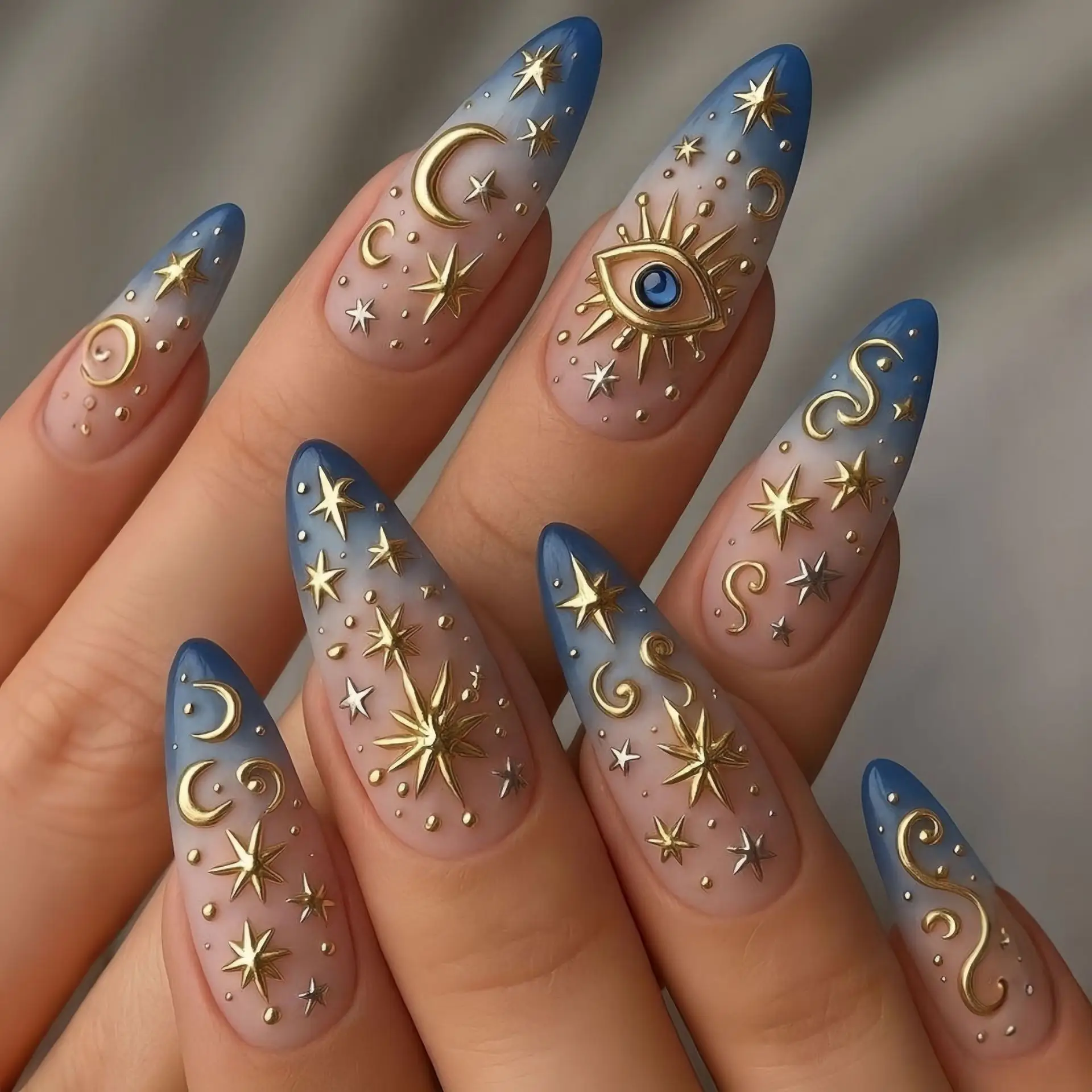 24Pcs gold three-dimensional relief sparkling diamond fashionable European and American ins style round head almond nail simple and fashionable nail art detachable anniversary gift, perfect gift for women, birthday gift, holiday gift
24Pcs gold three-dimensional relief sparkling diamond fashionable European and American ins style round head almond nail simple and fashionable nail art detachable anniversary gift, perfect gift for women, birthday gift, holiday gift