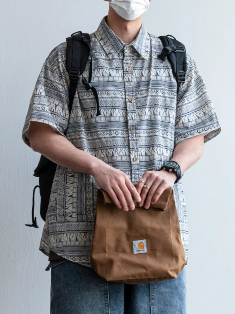 Мужская летняя повседневная рубашка свободного кроя в стиле ретро с этническим принтом, трендовая, с индивидуальным дизайном, верхняя одежда
Мужская летняя повседневная рубашка свободного кроя в стиле ретро с этническим принтом, трендовая, с индивидуальным дизайном, верхняя одежда