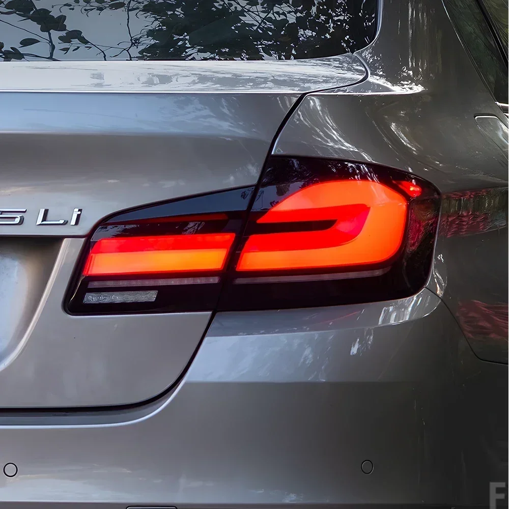Автомобильные задние фонари в сборе для BMW F10 F18 525i 530i 535li 5 серии 2011-2017, светодиодный обновленный стиль 2021, аксессуары для задних фонарей
Автомобильные задние фонари в сборе для BMW F10 F18 525i 530i 535li 5 серии 2011-2017, светодиодный обновленный стиль 2021, аксессуары для задних фонарей