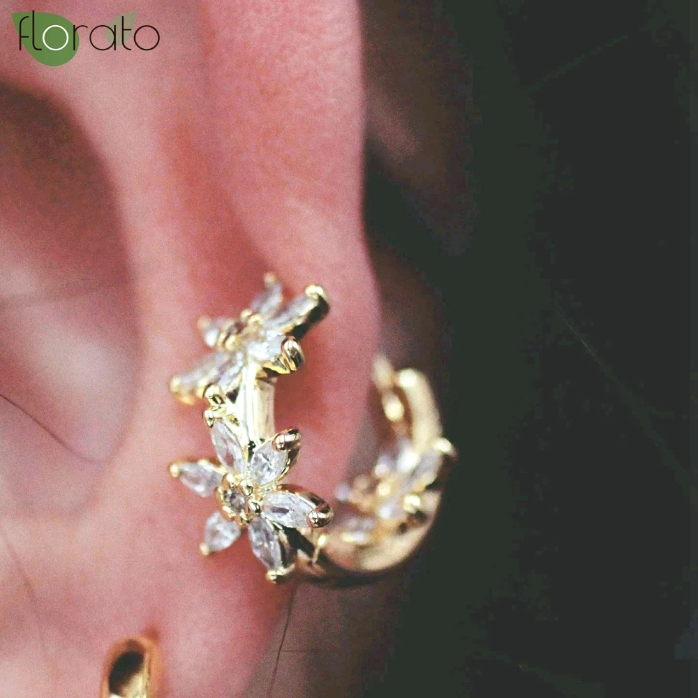 925 Sterling Silver Needle Fashion Zircon Flower Hoop Earring Gold Color Circle Hoops Huggie Piercing Earring Trendy Jewelry
925 Sterling Silver Needle Fashion Zircon Flower Hoop Earring Gold Color Circle Hoops Huggie Piercing Earring Trendy Jewelry