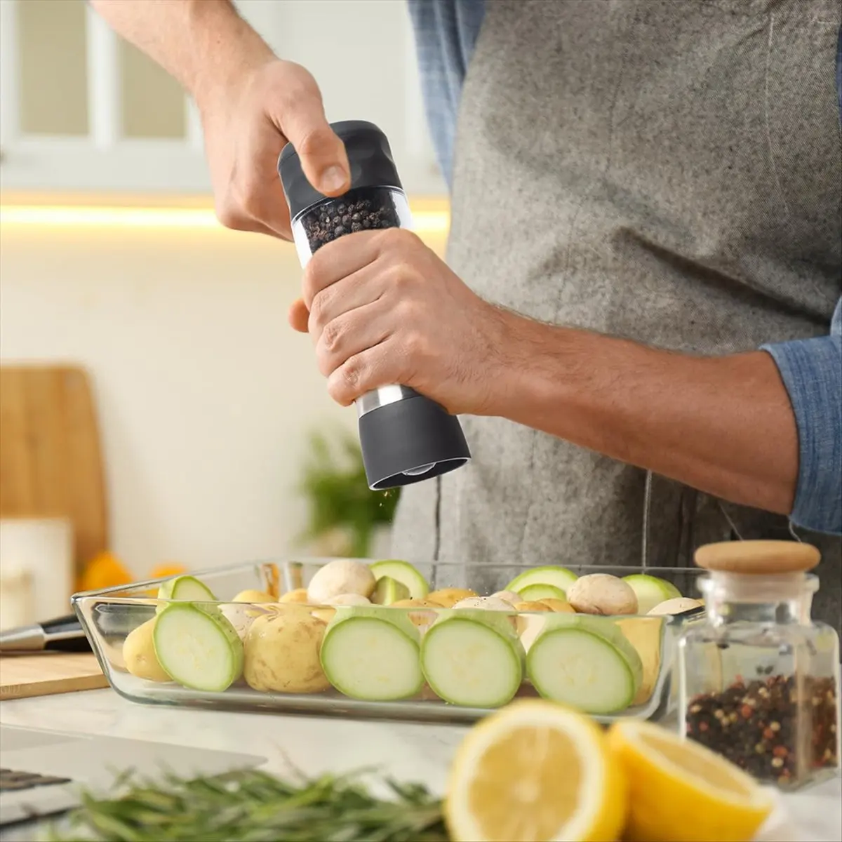 (AIMA) External Adjustable Pepper Grinder, Comfortable Pepper Grinder Manual for Pepper, Salt and Other Spices
(AIMA) External Adjustable Pepper Grinder, Comfortable Pepper Grinder Manual for Pepper, Salt and Other Spices