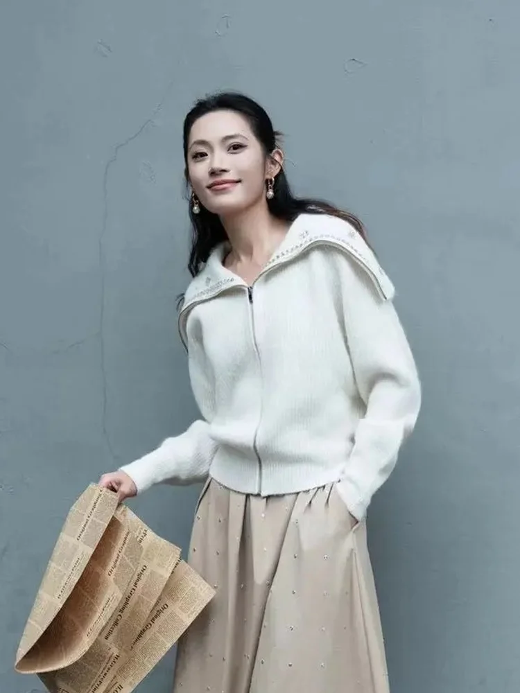 S-Home Autumn New Korean Sle Anti-Aging Gentle Personali ort Knitted Diamond Embellied awl Collar Women's Sweater
S-Home Autumn New Korean Sle Anti-Aging Gentle Personali ort Knitted Diamond Embellied awl Collar Women's Sweater