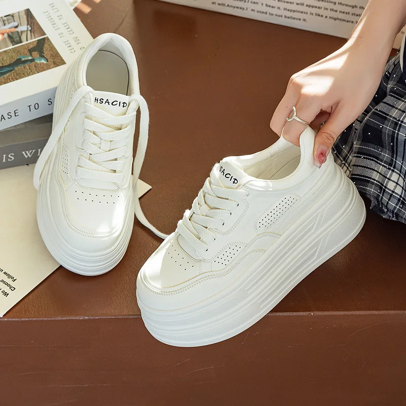 Autumn New Women's Leather Fashionable Thick-soled Lace-up Casual Shoes Women Fashion Height-enhancing Shoes Small White Shoes 
Autumn New Women's Leather Fashionable Thick-soled Lace-up Casual Shoes Women Fashion Height-enhancing Shoes Small White Shoes
